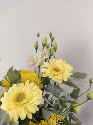 Композиция Жёлтый всплеск с хризантемой Арт 15055Дв